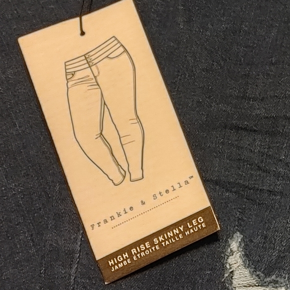 Gorgeous Jeans - Picture 3 of 4